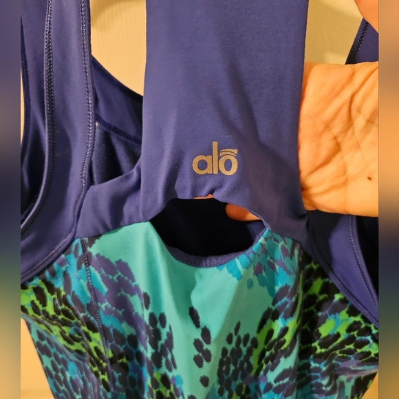 Alo Coolfit Blue Tie Front Tank Size S - Picture 5 of 6